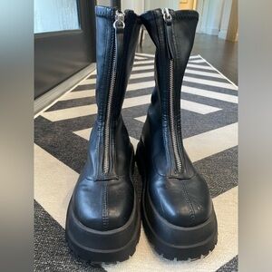 Urban Outfitters UO Black Zola Zip Platform Boots Size 6